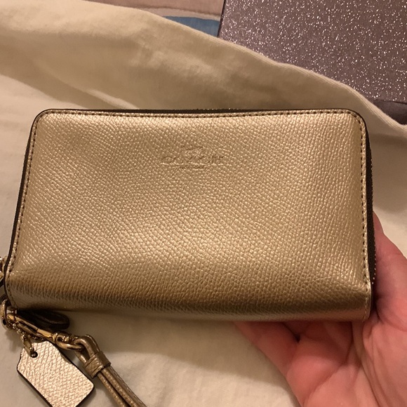 COACH wristlet. - Picture 6 of 6